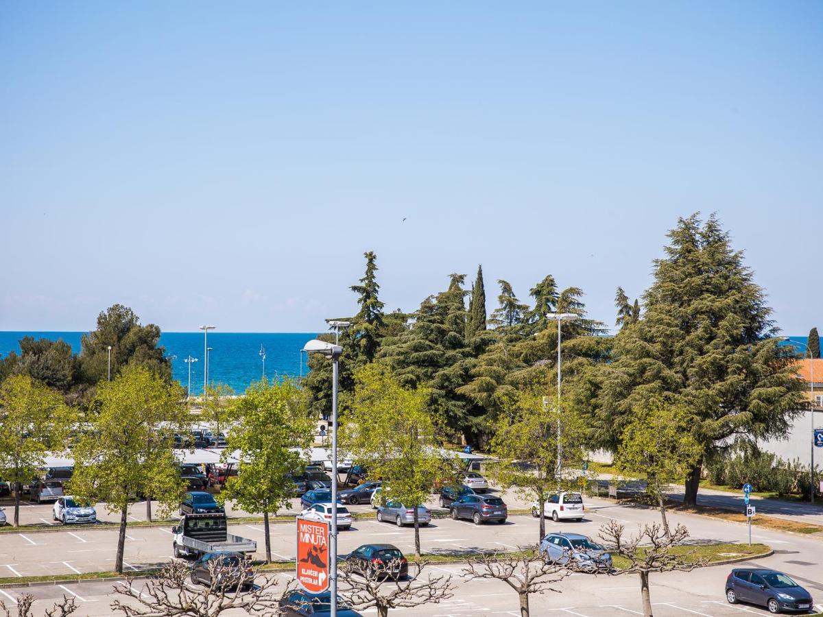 Apartment Residence Porec Bagian luar foto