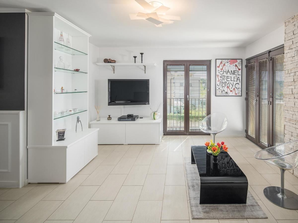 Apartment Residence Porec Bagian luar foto