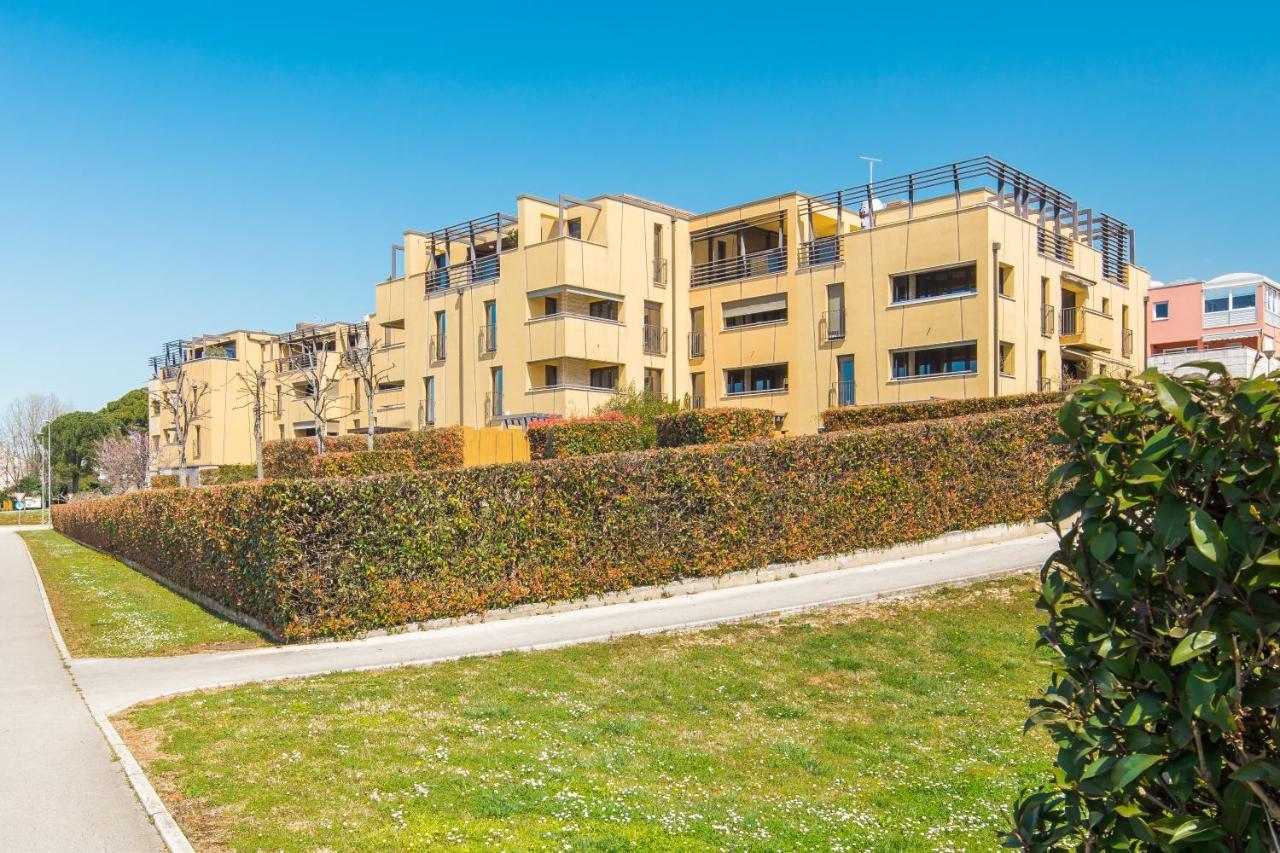 Apartment Residence Porec Bagian luar foto
