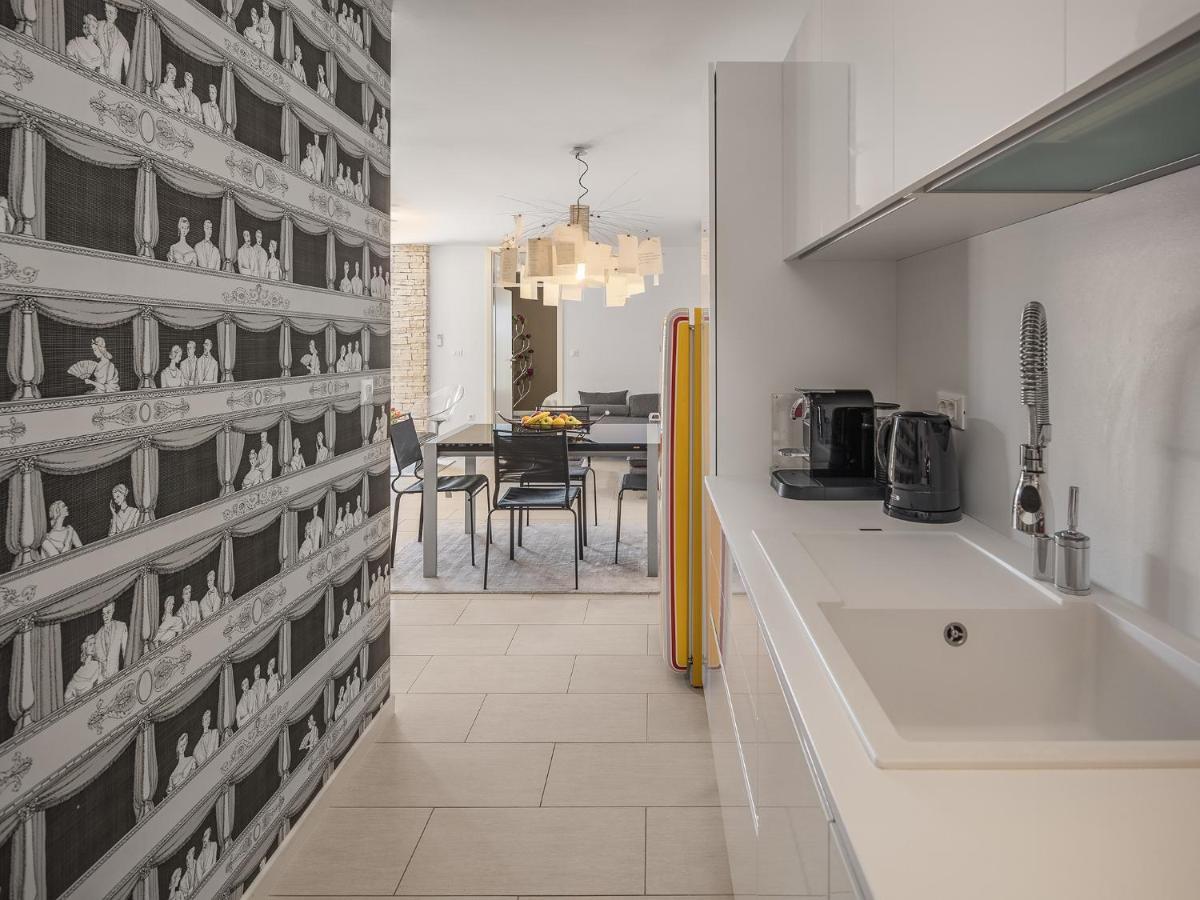 Apartment Residence Porec Bagian luar foto