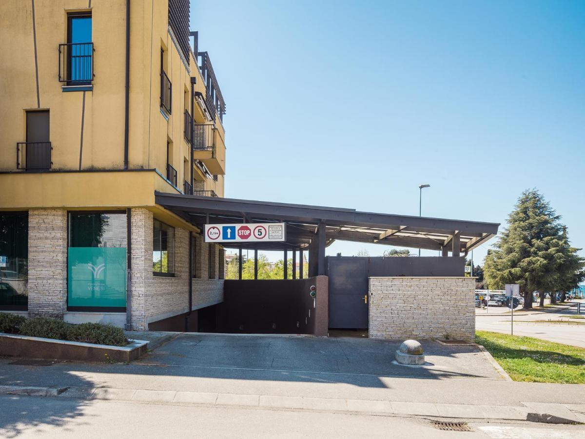 Apartment Residence Porec Bagian luar foto