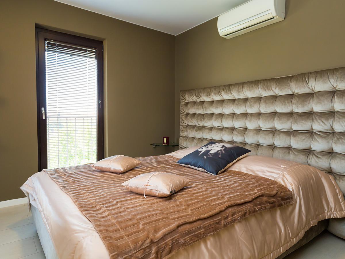 Apartment Residence Porec Bagian luar foto